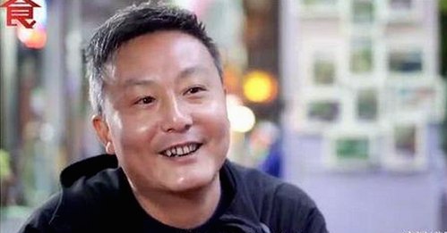 成人网官方版：从娱乐吃瓜到网络新体验的反差变化